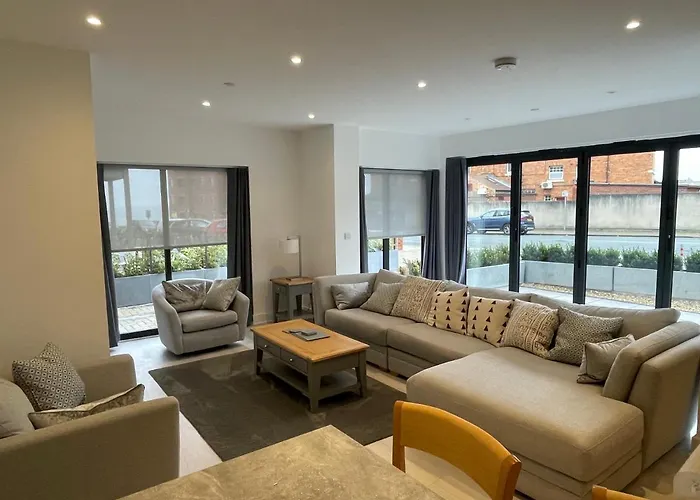 10 Argyle Court