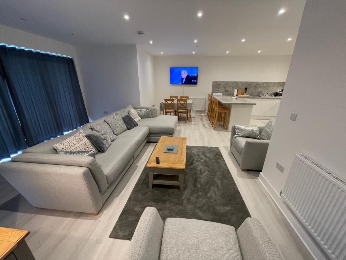 10 Argyle Court *